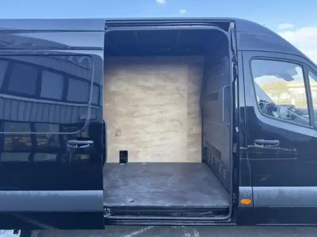 Mercedes Sprinter 215 cdi fourgon toit sureleve standard — photo 8