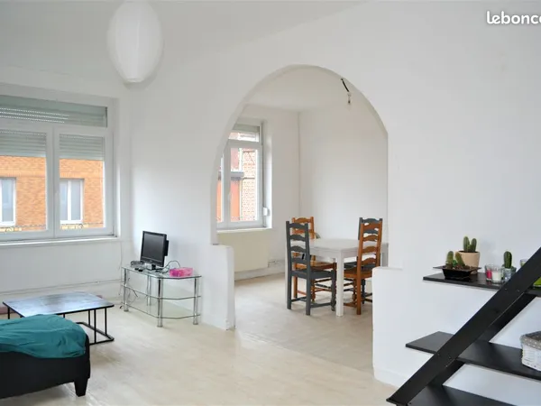 Loue bel appartement de 102m2 habitable à Lille secteur calme