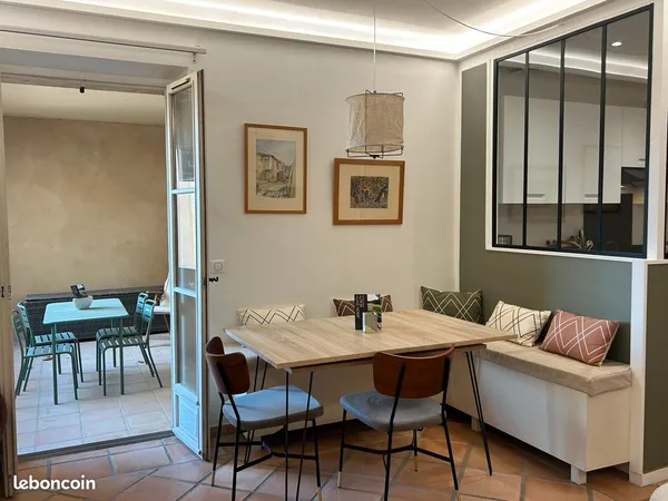 Grand T2 Golf Pont Royal 13370 Mallemort, terrasse, parking, piscine