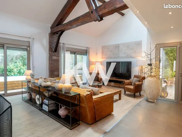Maison 8 pièces 270 m²