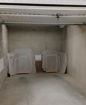 A louer garage box fermé