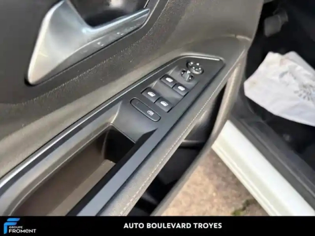 Peugeot 5008 1.2 puretech 130ch s&amp;s allure eat8 — photo 14
