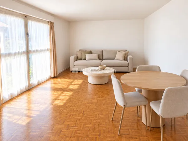 T3 DE 57 M2  2 CHAMBRES  ASCENSEUR  PROCHE COMMERCES ET TRAM