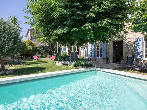 Maison 5 pièces 300 m²