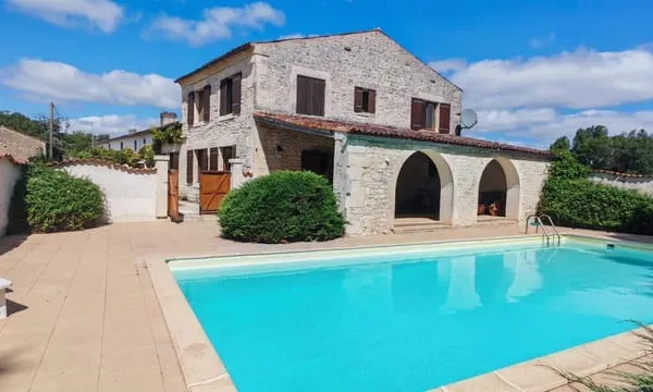 Bien immobilier de rendement Vente Saint-André-de-Lidon 15p 282m² 230000€