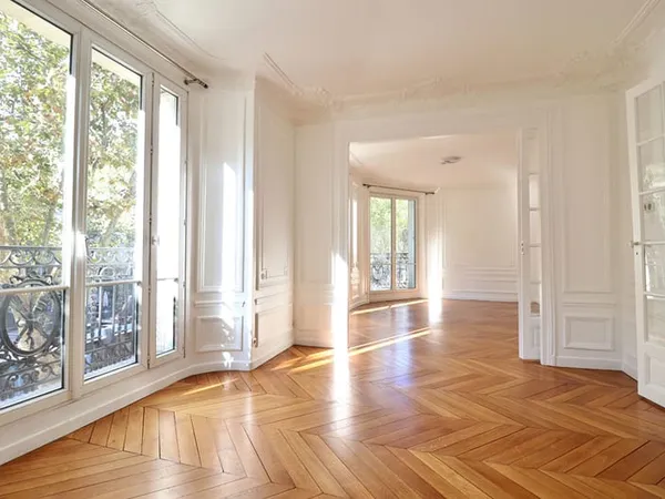 Appartement 102 m2 Loué nu - Paris 14 - 5 pièces 102.01 m2