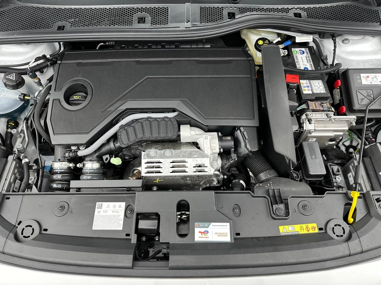 Peugeot 208 hybrid 145 e-dcs6 gt — photo 13