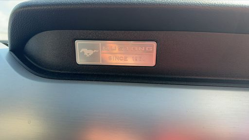 Ford Mustang Cabriolet 2.3 Ecoboost 317 - . – 2015 – 63092 km – Essence – Boîte Manuelle — photo 25