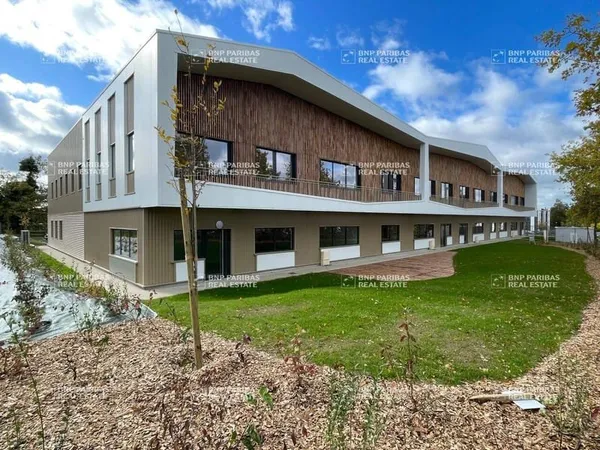 Local d'activité 2016 m²