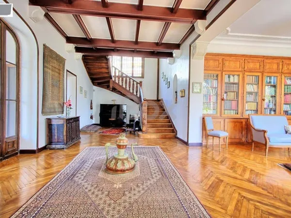 Maison 7 pièces 198 m²