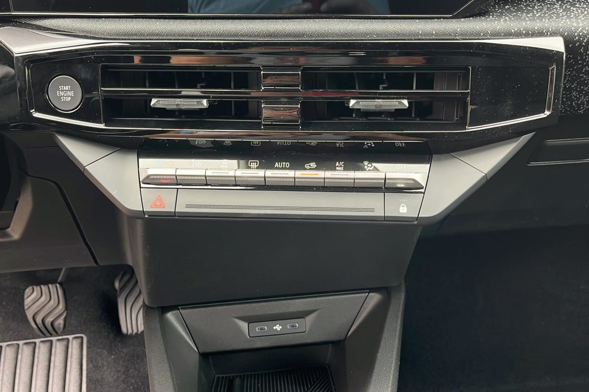 Renault Clio 6 — photo 17