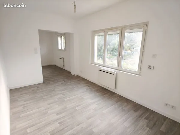 Chauny - Maison rénovée à neuf, 2 chambres + Bureau - 710 /mois CC