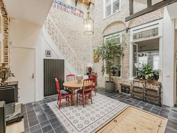 Maison 8 pièces 230 m²