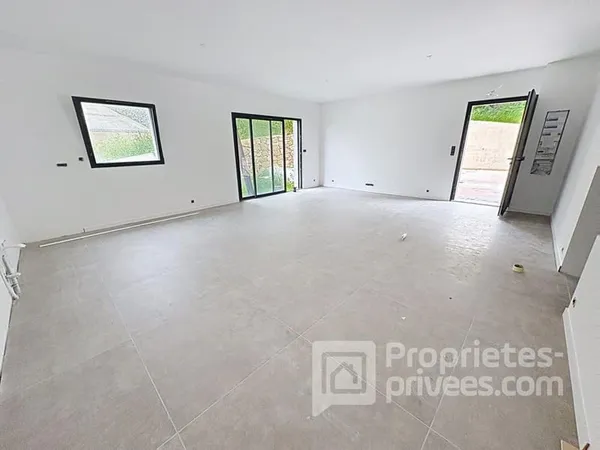Appartement de type T3 de 80 m² en RDJ