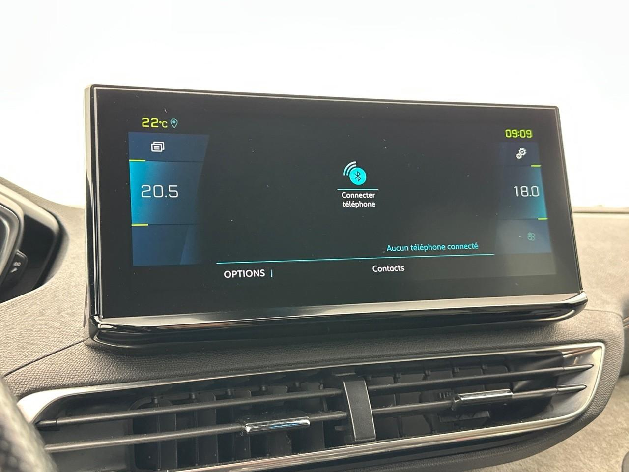 Peugeot 3008 hybrid4 300 e-eat8 gt — photo 24