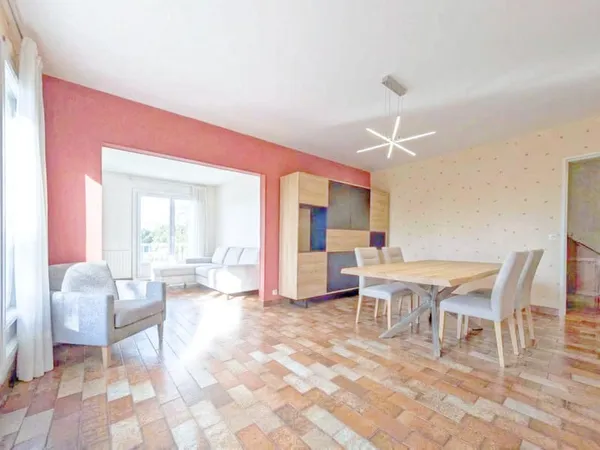 Appartement 5P 96m2 / en étage avec ascenseur