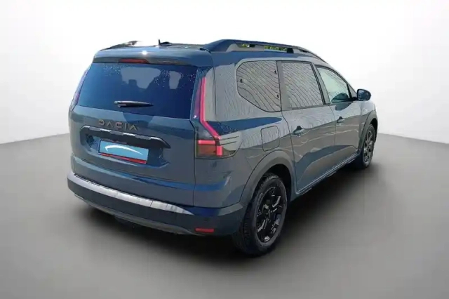 Dacia Jogger tce 110 7 pl — photo 6