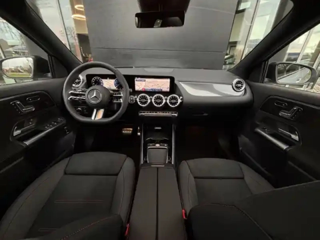 Mercedes Gla 200 d amg line — photo 16