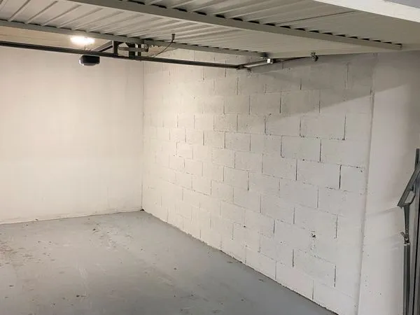 🚗 parking 13 m² - 32-38 rue henri-barbusse lyon 8 - ⚡ idéal voiture électrique
