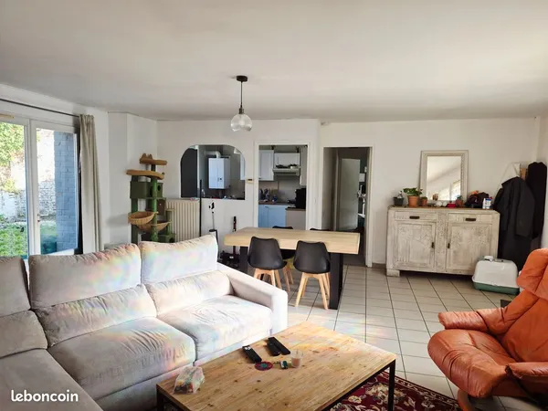 Investissement locatif, maison VENDUE LOUÉE de plain pied, 3 chambres, jardinet, Loyer 560