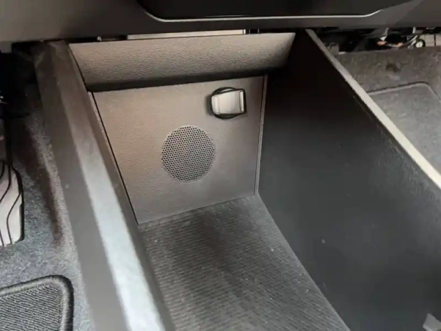 Renault Megane e-tech ev60 130ch super charge — photo 10