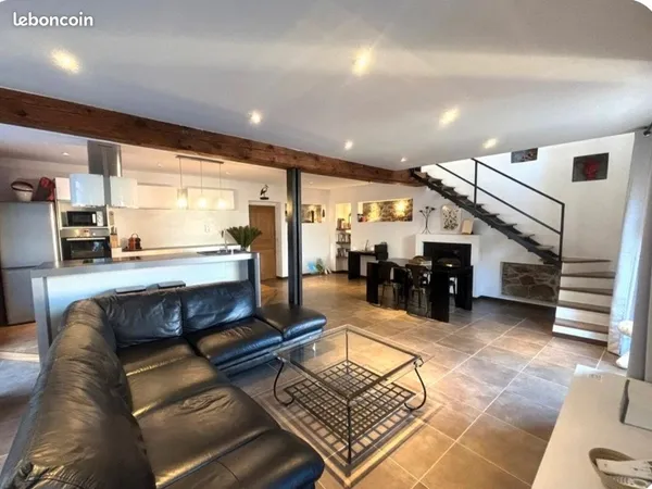 À vendre Triplex Toit-Terasse avec Jacuzzi vue mer