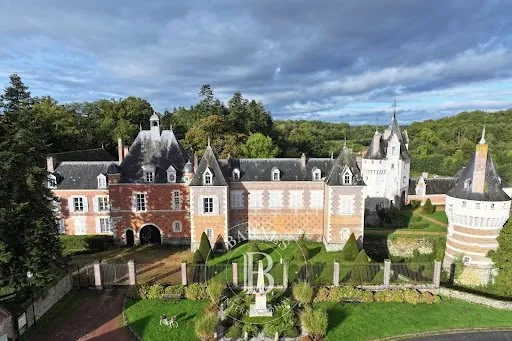 Château 1500 m²