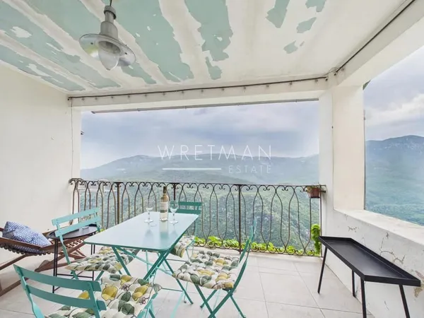 Maison de village authentique avec vue panoramique au-dessus de Nice - Gilette
