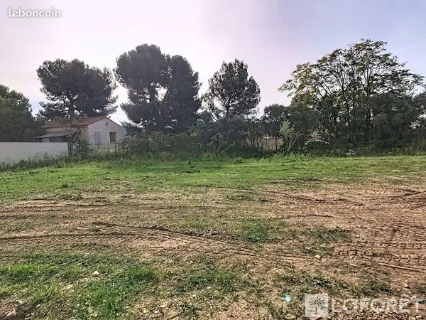 Terrain 411 m² LA FARE LES OLIVIERS