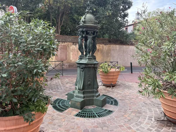 Au coeur de Saint Cyprien grand T1 bis meublé
