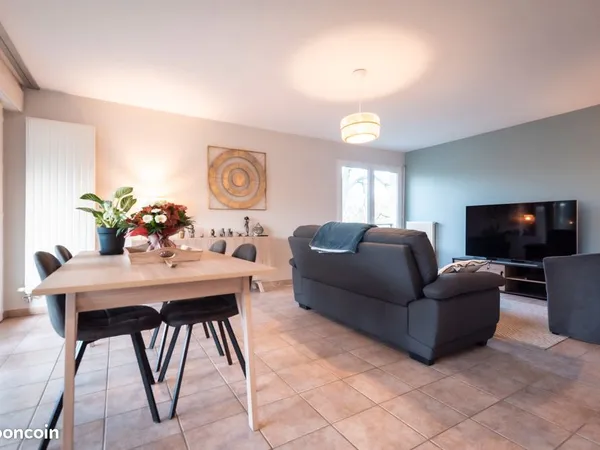 Location F3 meublé de 78 m2 dans le C.V. De MÂCON
