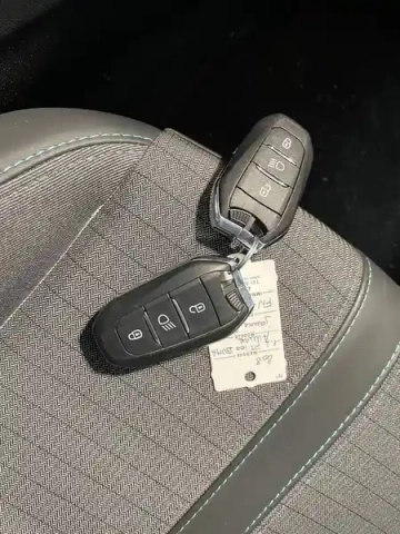 Peugeot 208 puretech 100 s&amp;s bvm6 — photo 26
