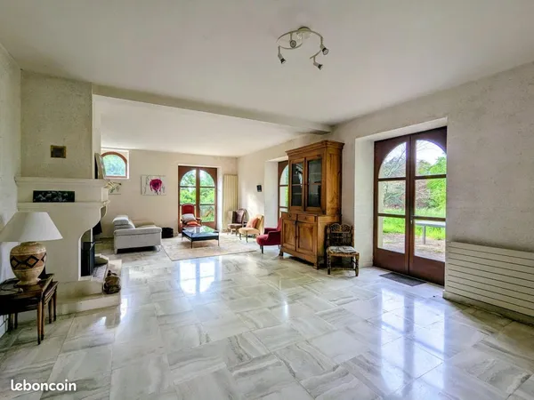 Propriété 6 pièces 210 m²
