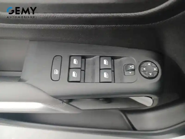 Citroën C5 Aircross hybride rechargeable 225 s&amp;s e-eat8 — photo 32