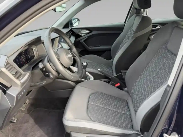 Audi A1 sportback 25 tfsi 95 ch bvm5 — photo 9