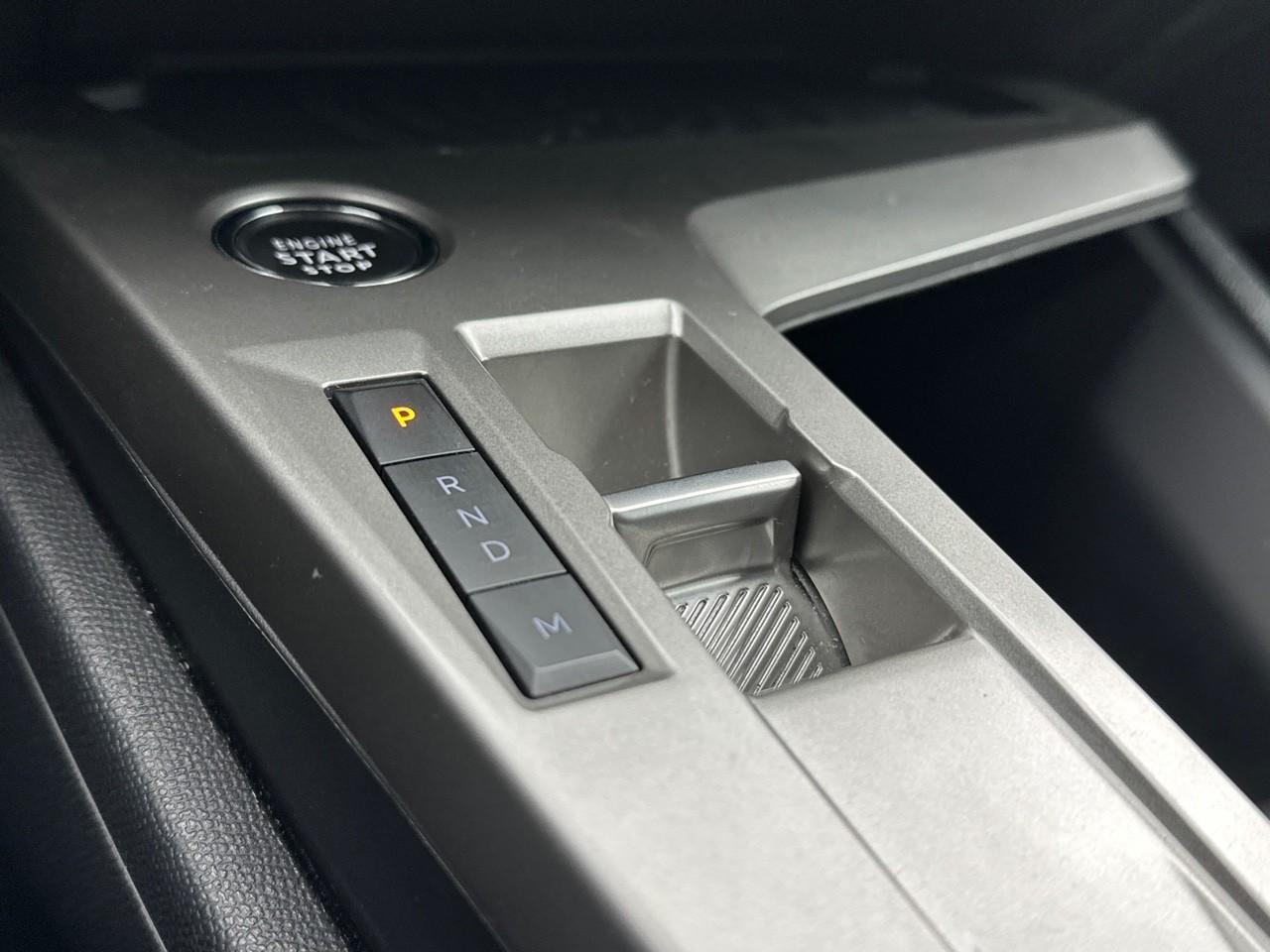 Peugeot 308 hybrid 145 e-dcs6 allure — photo 30