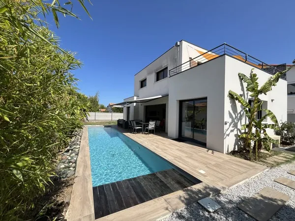 SAINT PALAIS SUR MER