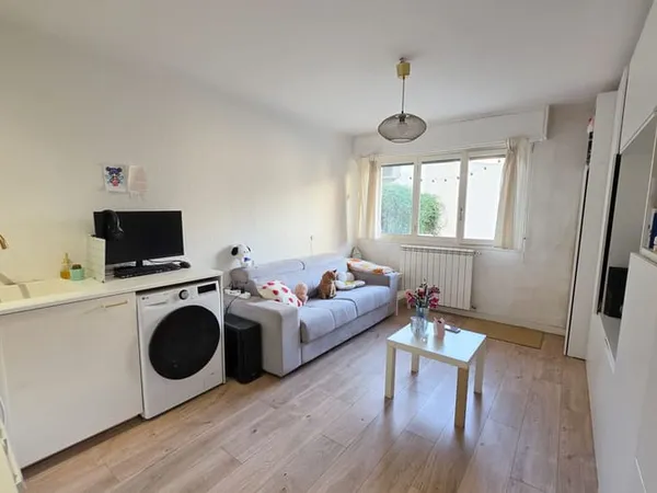 Studio 1 pièce 23 m²