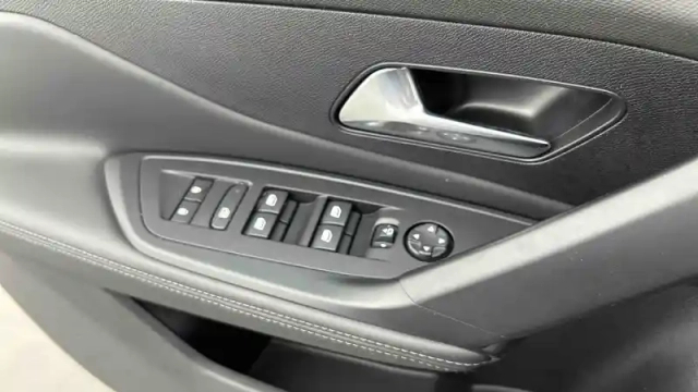Peugeot 408 puretech 130 ch s&amp;s eat8 — photo 14
