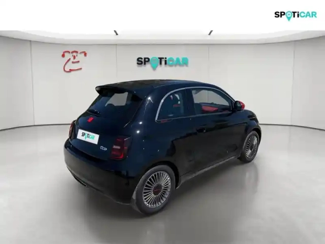 Fiat 500 e 118ch (red) my23 — photo 6