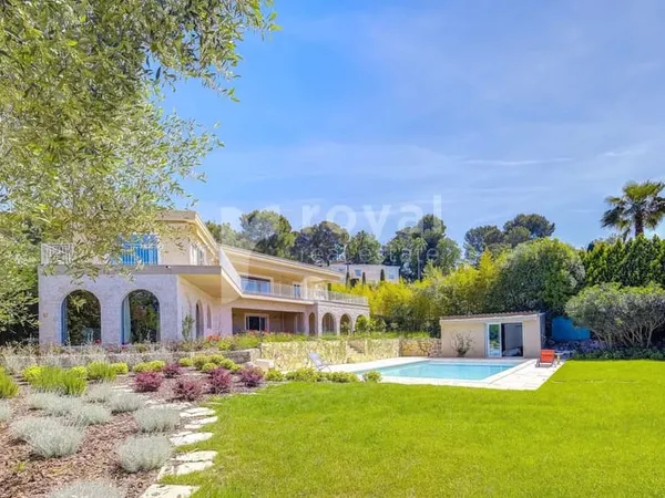 Villa de luxe rénovée dans un Golf Resort