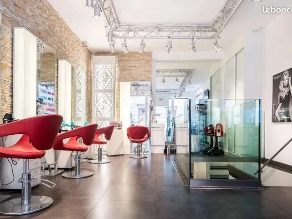 Salon de coiffure haut de gamme - Paris Opéra - Emplacement n°1 - Clé en main - Clientèle fidèle