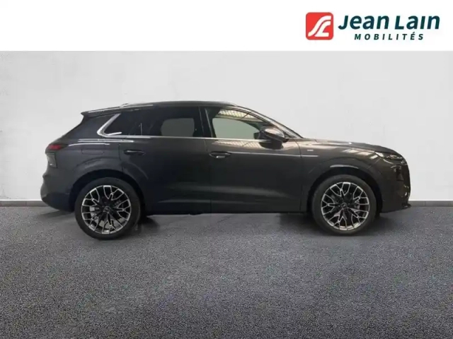 Audi Q3 e-hybrid 272 ch s tronic 6 — photo 4