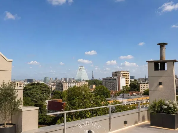 Penthouse de plein pied avec terrasse de plus de 75 m2 à Vanves