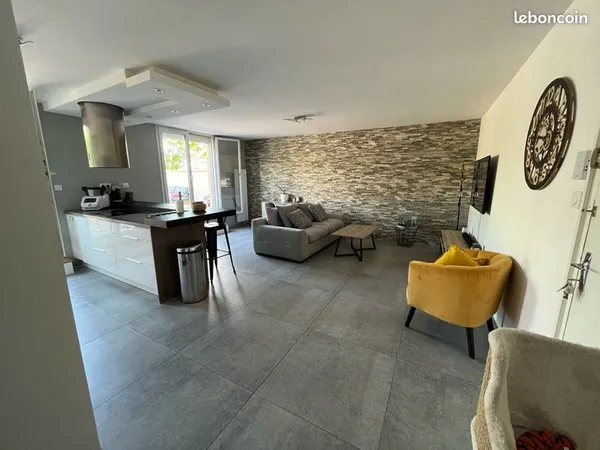 Appartement t3/ grande terrasse sans vis à vis