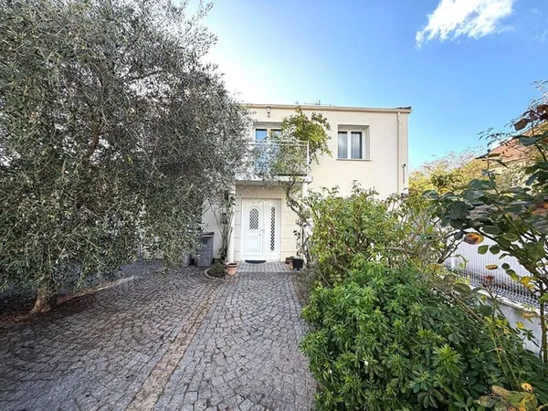 Immeuble 298 m²