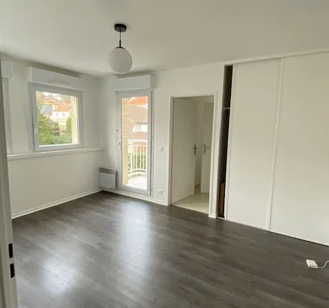 T1 de 27.06 m² à LE PLESSIS-ROBINSON - Avenue Raymond Croland