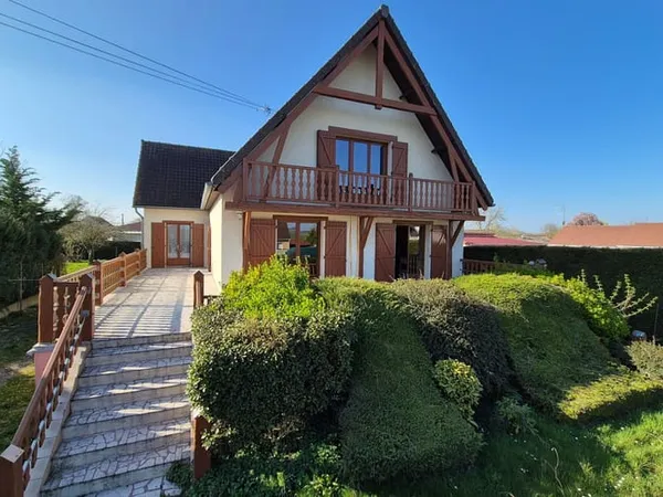 Maison 8 pièces 205 m²