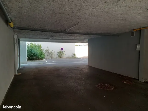 Place de parking sécurisée