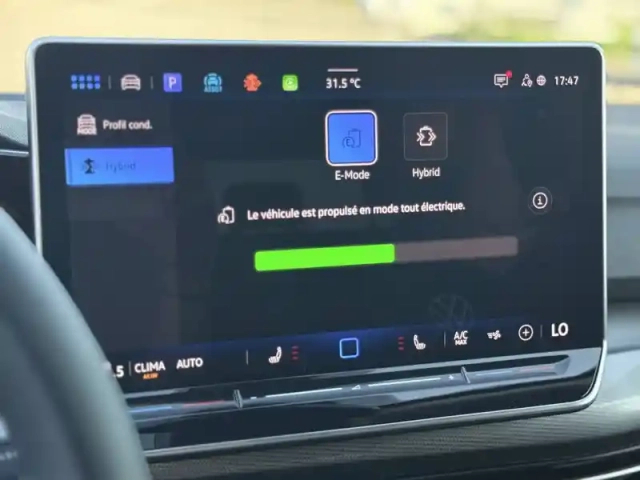 Volkswagen Golf 1.5 ehybrid 204 dsg6 — photo 34